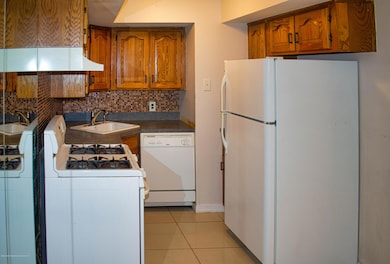 88 Lamped Loop unit 139, Staten Island, NY 10314 - photo 5