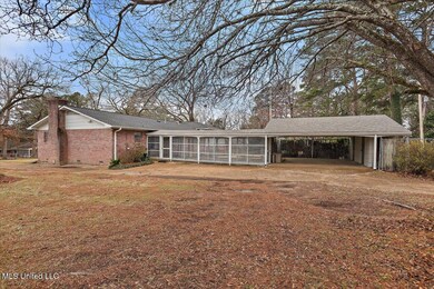 06-911 W Lakeview Cir
