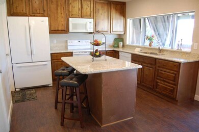2230 Revere Crcle furnished 009