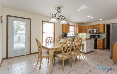 2142 Lisa Ln, Toledo, OH 43611 - photo 7