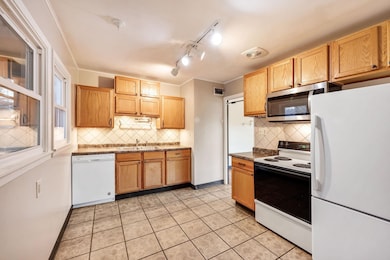 725 N Meadow Ln, Madison, WI 53705 - photo 4