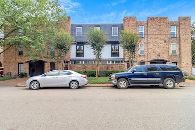 Charming city condo nestled in a quiet neighborhoo
