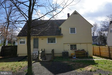 6016 Mustang Dr, Riverdale, MD 20737 - photo 3