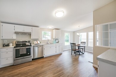 19136 Stoneforest Rd, Alvin, TX 77511 - photo 5