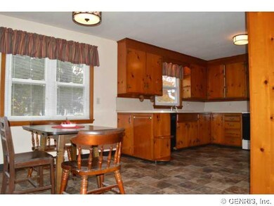 Kitchen. Large  eat - in kitchen 19 x 11. Eat-in a