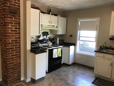 656 Old West Central St unit 1, Franklin, MA 02038 - photo 2