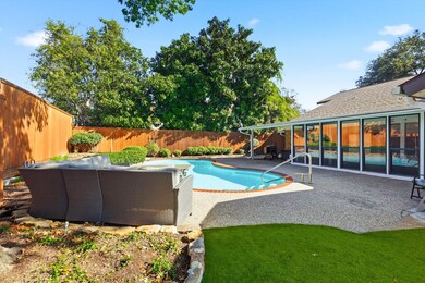 2813 Raintree Dr, Carrollton, TX 75006 - photo 6