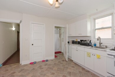 118 S Lake Ave, Albany, NY 12208 - photo 6