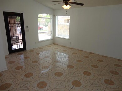 720 Desert Sage Dr, Horizon City, TX 79928 - photo 2