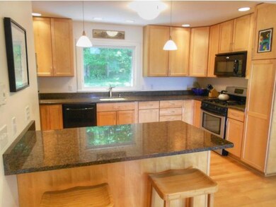 6440 Spear St, Shelburne, VT 05482 - photo 4