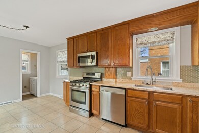 1426 Bristol Ave, Westchester, IL 60154 - photo 5