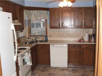 234 Selkirk Dr, North Tonawanda, NY 14120 - photo 5