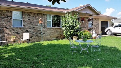 808 Linda St, Prairie Grove, AR 72753 - photo 2