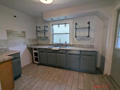 216 W Clark St, Jackson, MI 49203 - photo 4