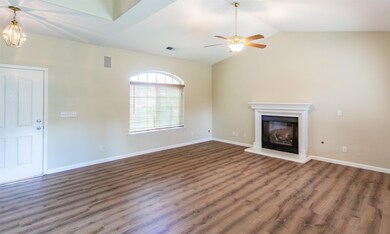 6645 E Cornell Ave, Fresno, CA 93727 - photo 6