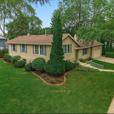 165 Tamarack Ave, Naperville, IL 60540 - photo 3