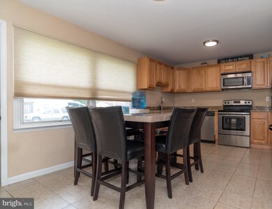 117 Gable Hill Rd, Levittown, PA 19057 - photo 2