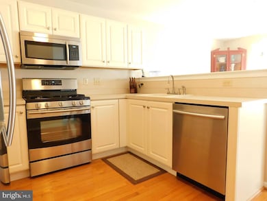 276 Hampshire Dr, Sellersville, PA 18960 - photo 6