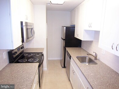 8229 Kings Charter Ln unit D, Springfield, VA 22152 - photo 2