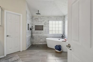 Updated Spa-Style Ensuite Bathroom