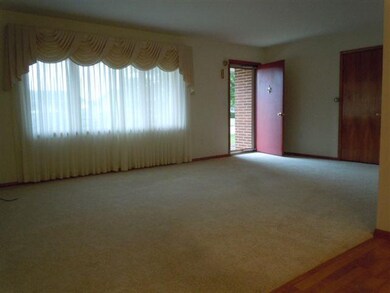 420 Mayfair Dr, Lincoln, IL 62656 - photo 2