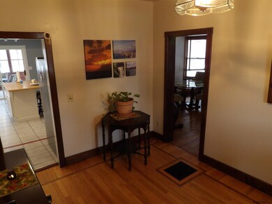 37 Hillview Ave, Rensselaer, NY 12144 - photo 2