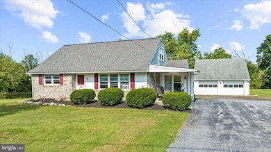 1415 N State St, Pottstown, PA 19464 - photo 2