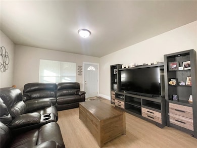 823 Summer St unit 1-2, Eau Claire, WI 54701 - photo 4