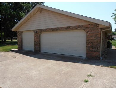 57030 Pine View Dr, South Bend, IN 46619 - photo 2