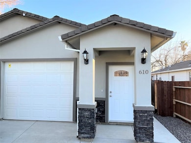610-614 Santiago Ave, Sacramento, CA 95715 - photo 2