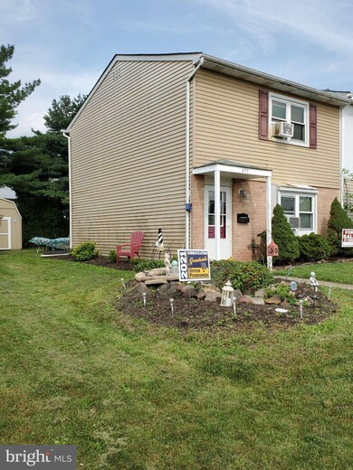 477 Colonial Dr, East Greenville, PA 18041 - photo 2