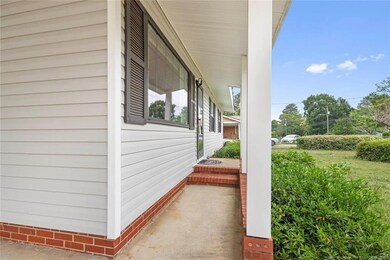 742 Newport Rd, Fayetteville, NC 28314 - photo 6