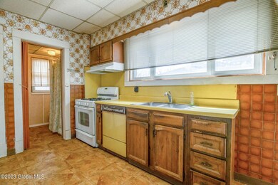 402 Mountain St, Albany, NY 12209 - photo 7