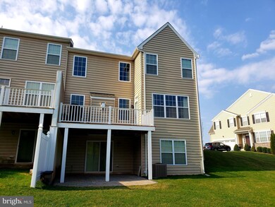 2047 Pleasant Valley Dr, Lansdale, PA 19446 - photo 4