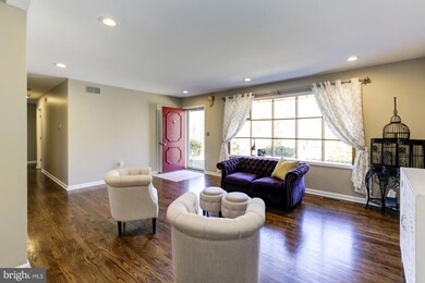 5706 Oakview Dr, Sykesville, MD 21784 - photo 4