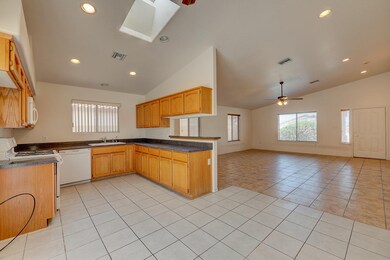 10627 E 34th St unit III, Yuma, AZ 85365 - photo 4