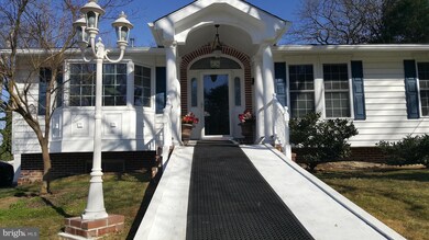 8805 Sylvania St, Lorton, VA 22079 - photo 2