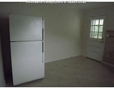 Kitchen. Eat-In area