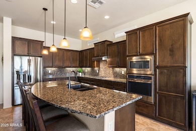 011__8544 E Kael St