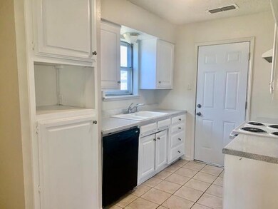 1421 Mcanear St, Cleburne, TX 76033 - photo 6