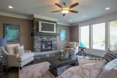 9802 Hastings St, Lenexa, KS 66227 - photo 5