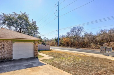 4407 Limewood Ct unit B, Austin, TX 78727 - photo 3