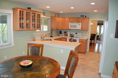 2529 Oakhampton Place, Herndon, VA 20171 - photo 4