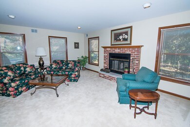 1303 Hickory St LR 3