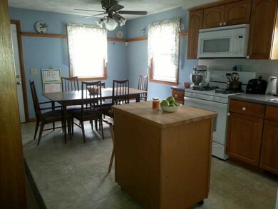 16 Wainwright St, Providence, RI 02908 - photo 4