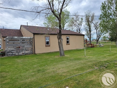 1543 N Center Ave, Hardin, MT 59034 - photo 5