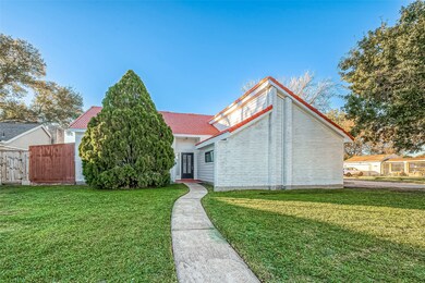 3919 Saratoga Dr, Houston, TX 77088 - photo 2