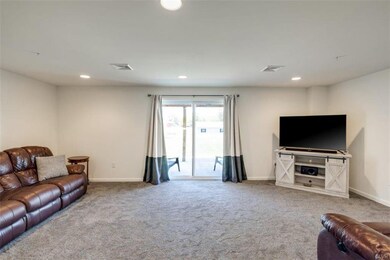 4252 Roosevelt St, Whitehall, PA 18052 - photo 4