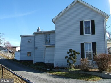 2 Cumberland St, Clear Spring, MD 21722 - photo 5