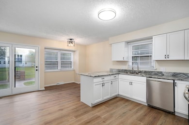 1210 W Berkeley St, Springfield, MO 65807 - photo 4